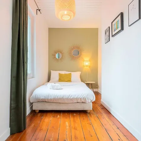2-bedroom Near Metro *