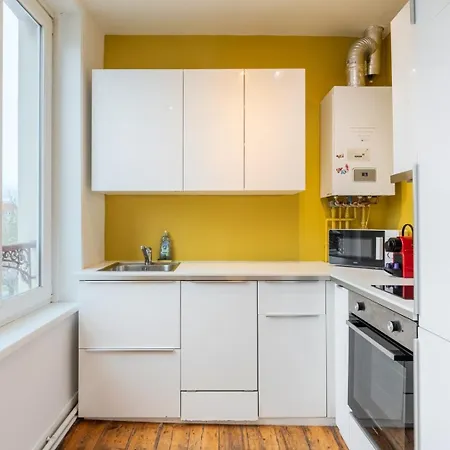2-bedroom Near Metro *