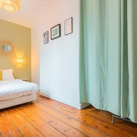 Apartment 2-bedroom Near Metro *